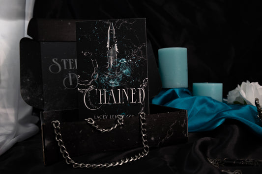 Chained (A Choice of Light and Dark book 1) - Spicy Fae Dark Fantasy Romance Paperback